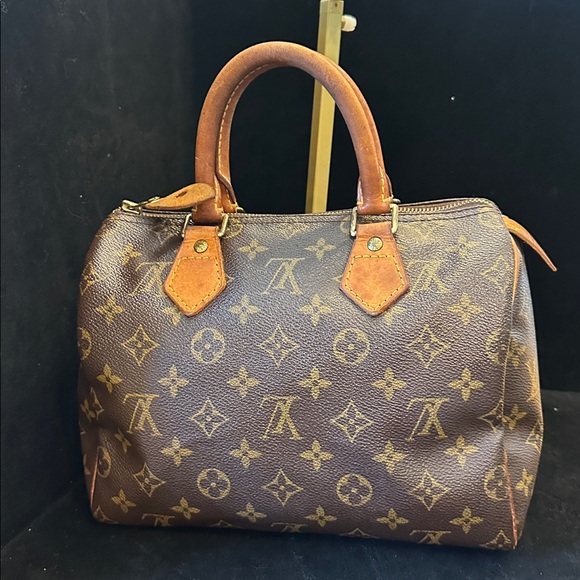 Louis Vuitton Handbags - Louis Vuitton Brown Vintage Speedy 25 Monogram Satchel